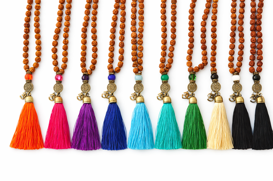 Mala de Rudraksha con Borla Turquesa – Calma y Protección